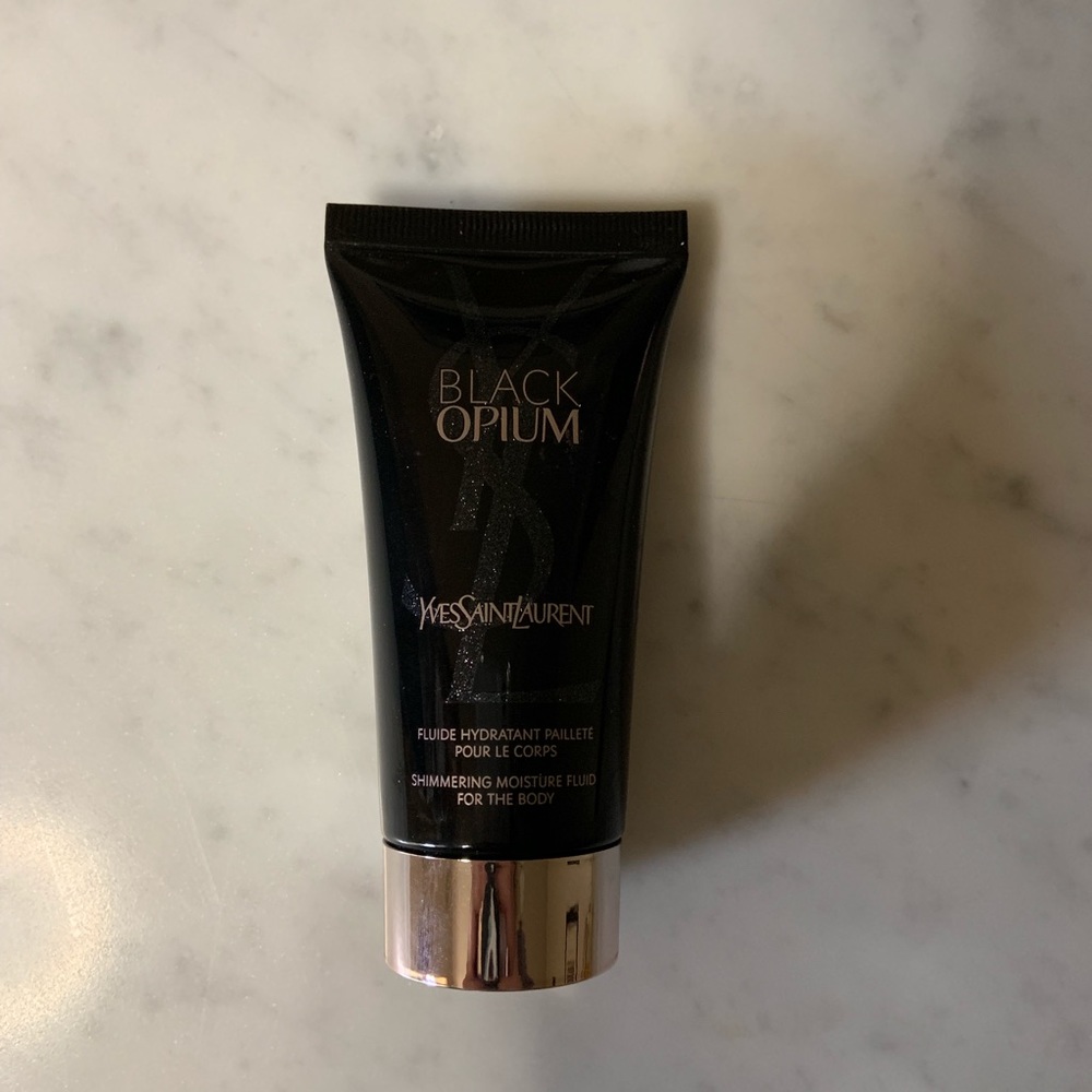 Black opium shimmering moisture fluid YSL